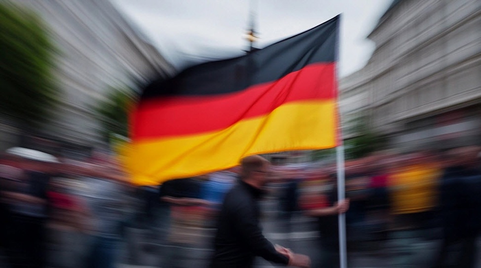 Germany20German20flag_id_740a48fe-02e7-44b7-84cf-0dd40504051d_size975.jpg