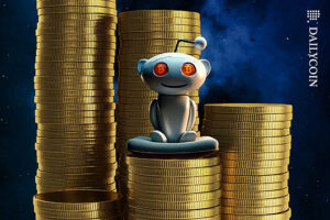 Reddit_Mascot_Sitting_Gold_Coins_Happy_Smile_Crypto_web-530x353.jpg