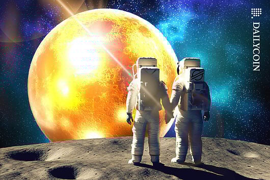 Stellar_XRP_Moon_Together_Astronauts_Space_Crypto_Blockchain_web-530x353.jpg